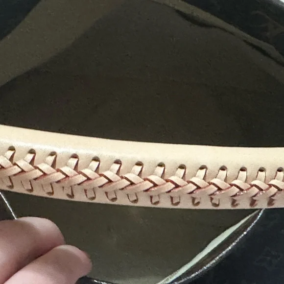 Louis Vuitton Artsy - Picture 6 of 16